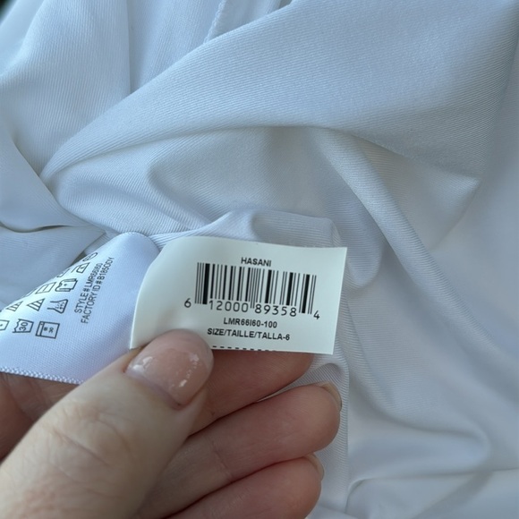 BCBG Maxazria white ‘Hasani’ embroidered gown, size 6 - Picture 12 of 12